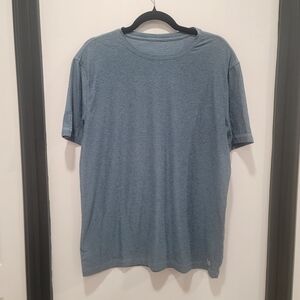 ​Vuori Strato Tech Tee Heathered Workout Shirt Ultra Soft Athleisure L